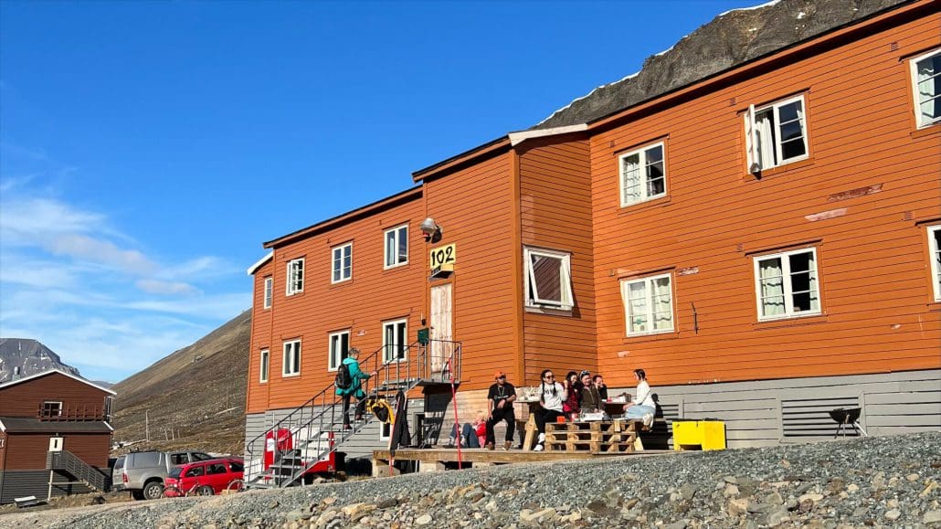 cozy days under the sun gjestehuset 102 1 scaled 1